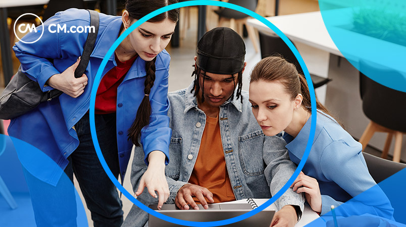 Atención al cliente de las escuelas superiores por WhatsApp